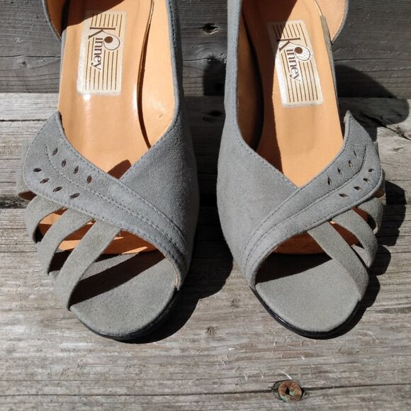 Vintage 80s Gray Shoes Faux Suede Heels Size 7.5 Kinney Pumps - Picture 12 of 12